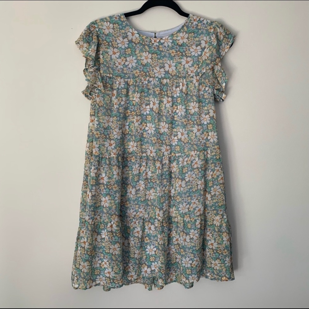 EUC FITS LIKE A MEDIUM!!! Super cute pink lily dress!